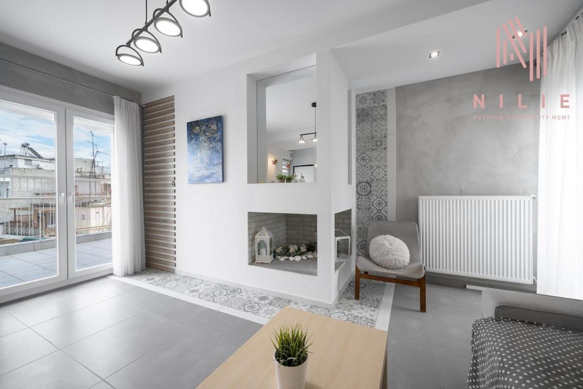 Pendente, Nilie Hospitality Mgmt Apartment