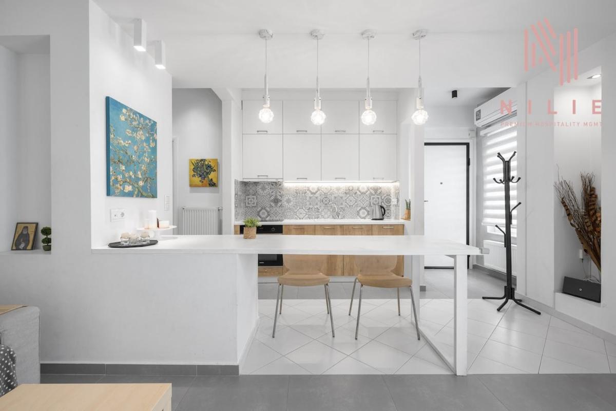Pendente, Nilie Hospitality Mgmt Apartment *